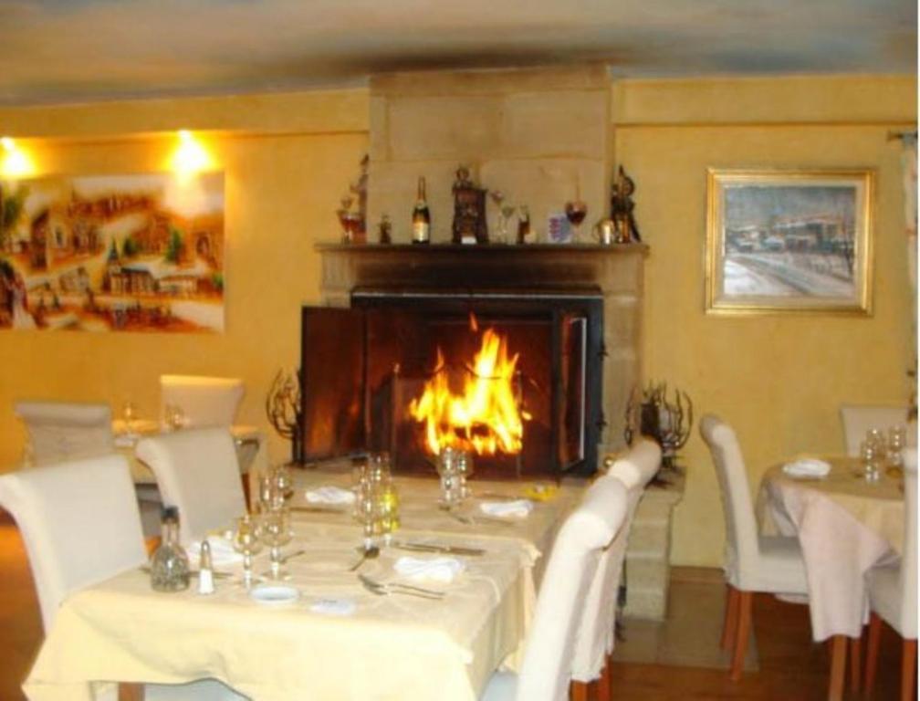 Auberge De Marville מראה חיצוני תמונה
